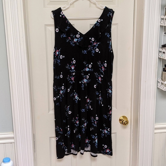 Floral Dress - Picture 3 of 4